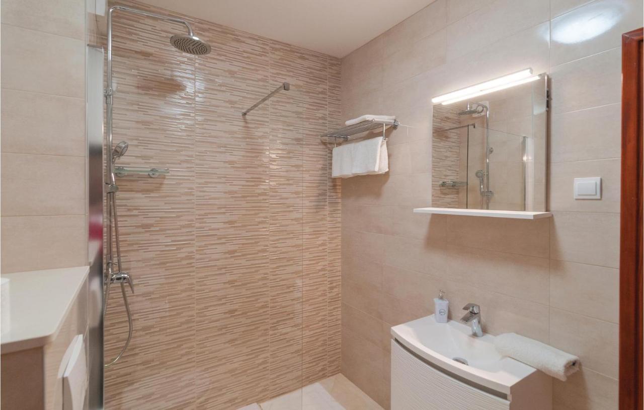 Nice Apartment In Omis With House Sea View Omiš Exterior foto