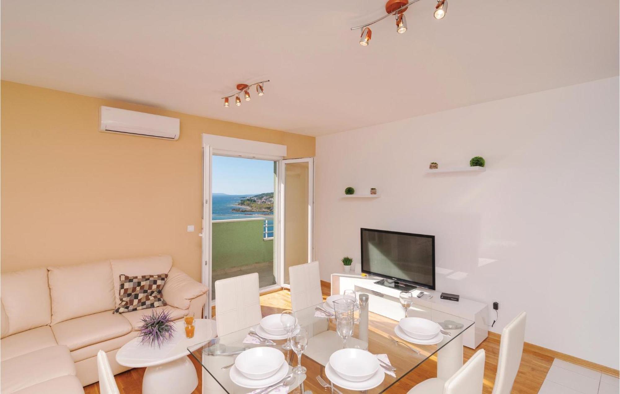 Nice Apartment In Omis With House Sea View Omiš Exterior foto