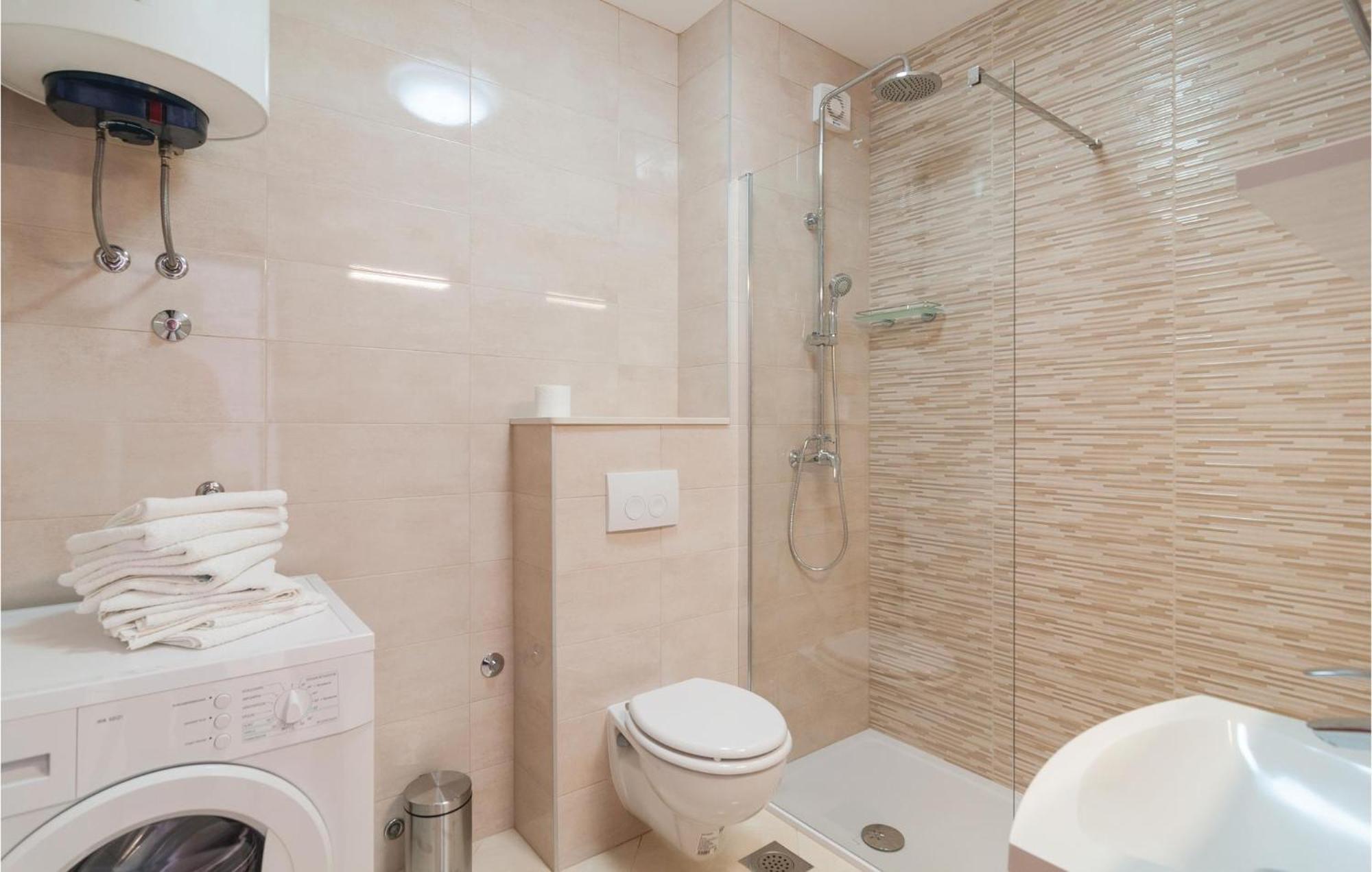 Nice Apartment In Omis With House Sea View Omiš Exterior foto